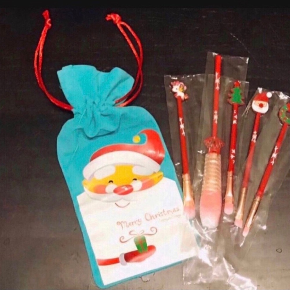 Christmas Make up Brush Set with Santa Drawstring Pouch, New